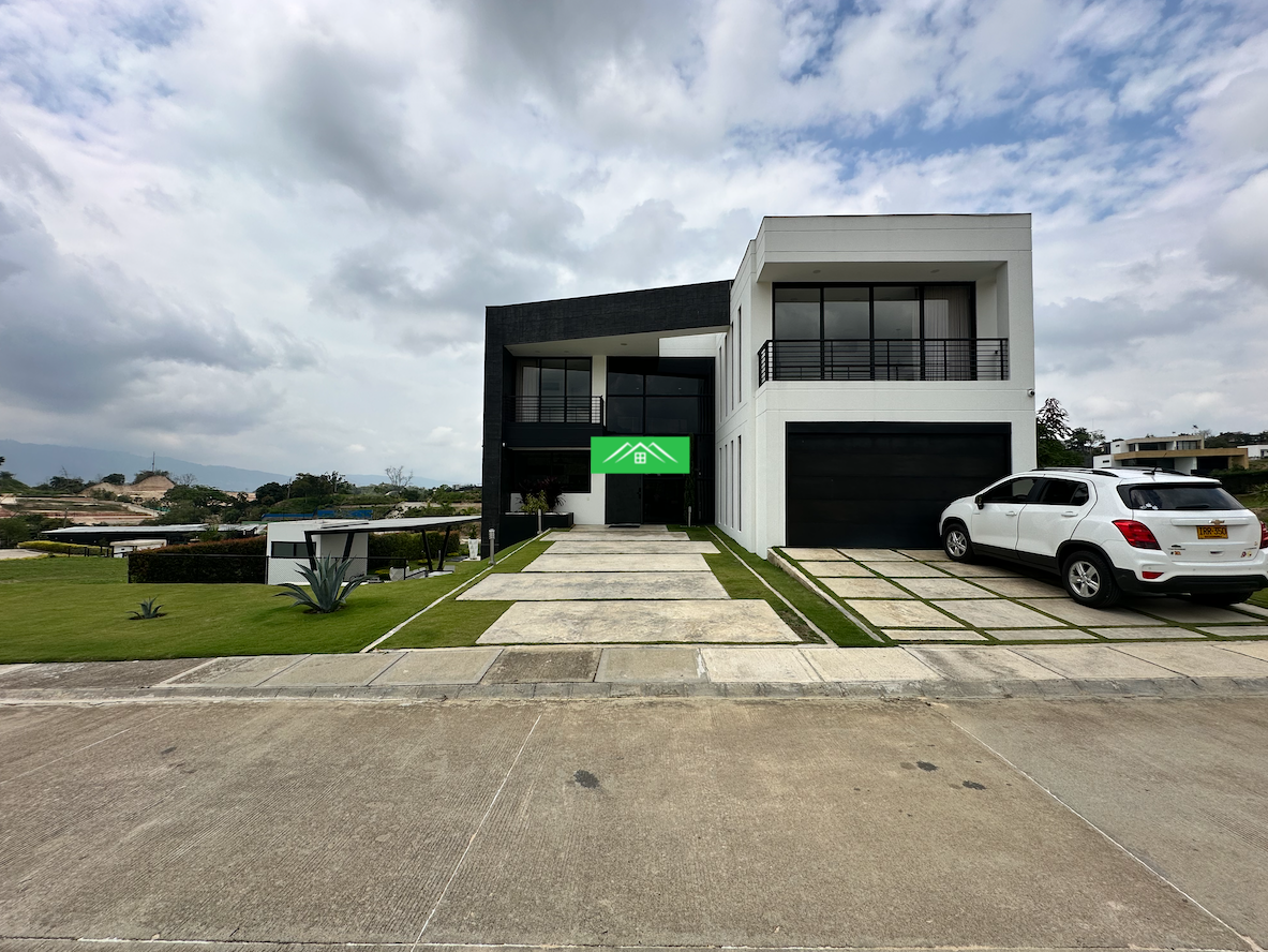 Casa Chalet en Ruitoque Bajo Condominio Valles de España – Giron Santander